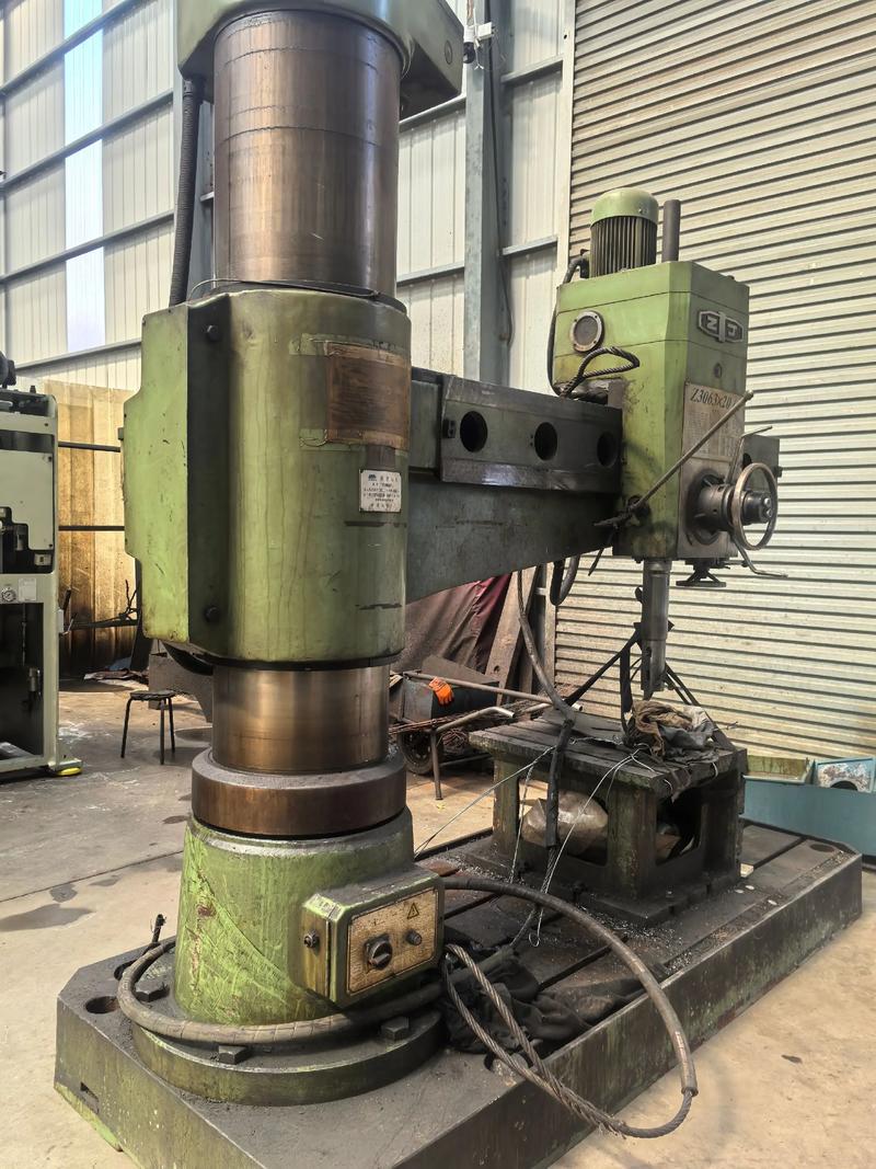 二手設備推薦 中捷3063搖臂鉆，安裝少用，八成新質優價廉